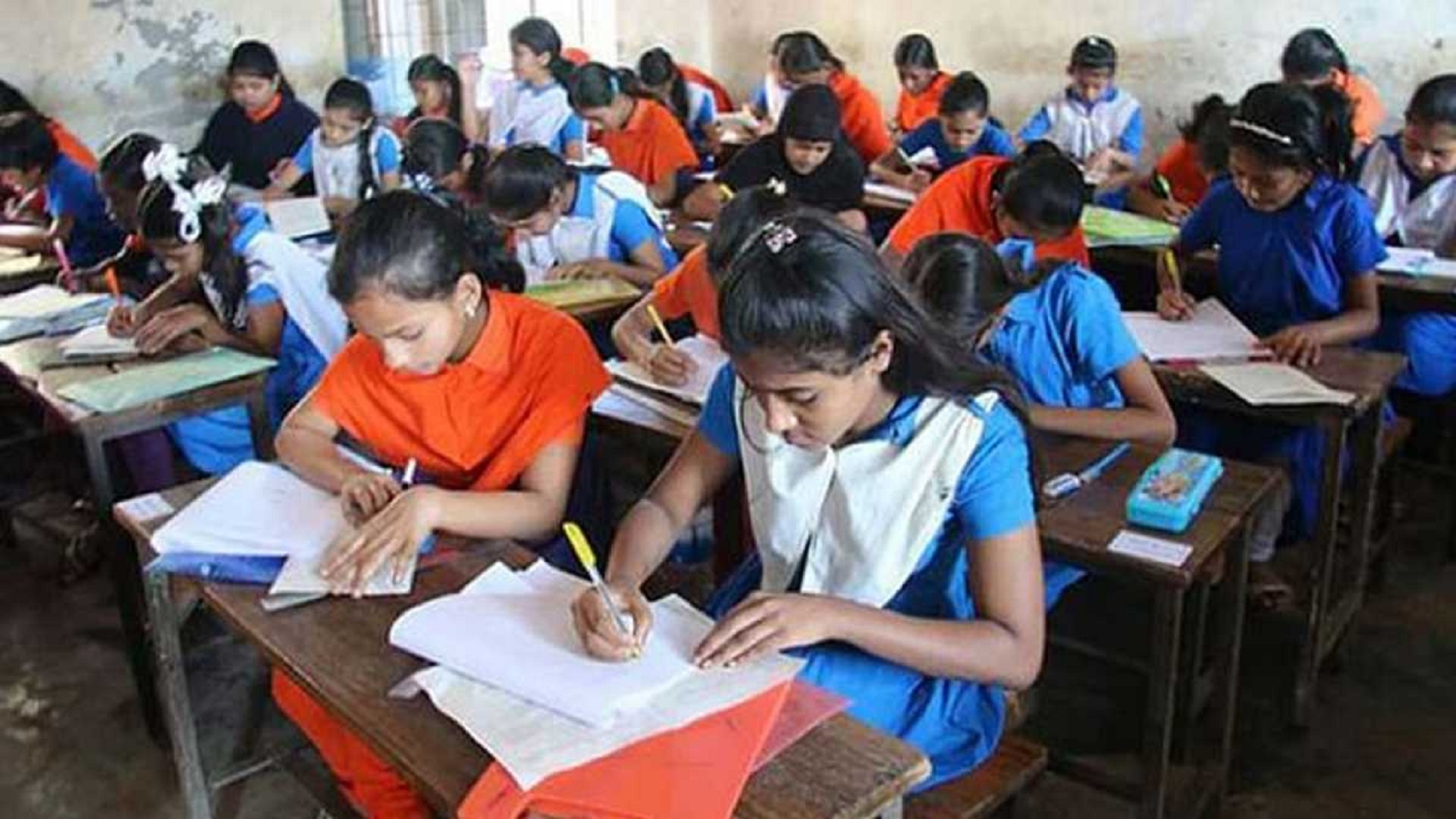 লম্বা ছুটি শেষে শিক্ষাপ্রতিষ্ঠান খুলছে বুধবার