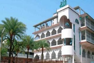 আজ থেকে দেশের সকল মসজিদে একই সময়ে জুমার নামাজ