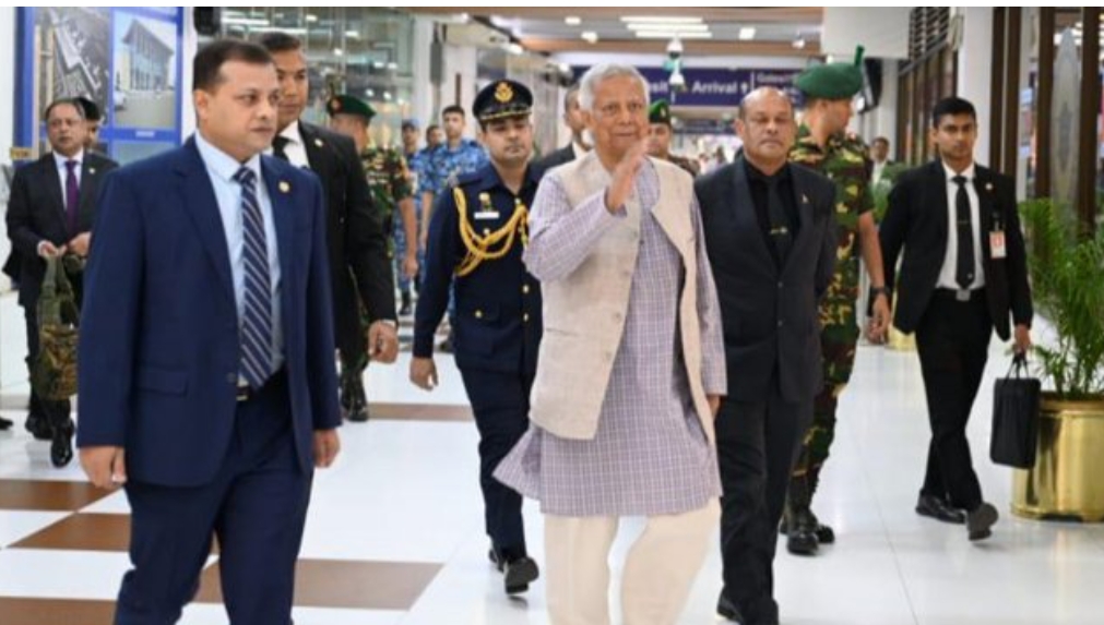 সম্মেলন শেষে দেশে ফিরেছেন প্রধান উপদেষ্টা