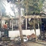 আনন্দ শোভাযাত্রার মোটিফ বানানো চিত্রশিল্পীর বাড়িতে আগুন