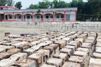 কুষ্টিয়ায় কলেজের খেলার মাঠ দখল করে ব্লক নির্মাণ