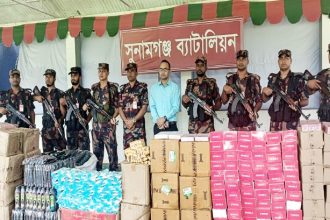 সুরমা নদীতে অভিযান আটক ৪০ লাখ টাকার ভারতীয় পন্য