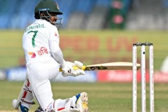 ২ রানে দুই ওপেনারকে হারায় বাংলাদেশ