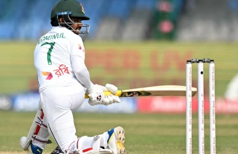 ২ রানে দুই ওপেনারকে হারায় বাংলাদেশ