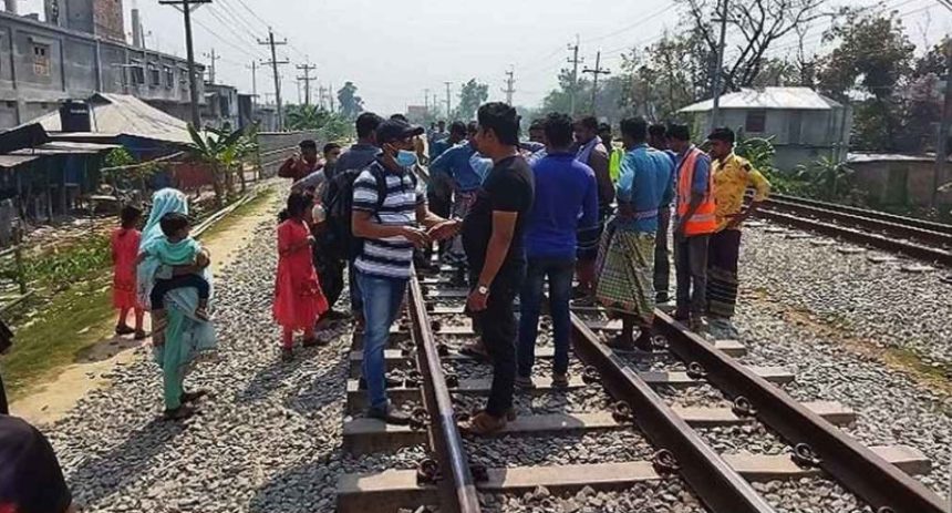 ট্রেনে কাটা পড়ে কুমিল্লায় ৩ যুবক নিহত