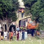 কাশ্মীরে নিয়ন্ত্রণ রেখাজুড়ে যুদ্ধে জড়িয়ে পড়েছে ভারত-পাকিস্তান