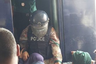 কাশিমপুর কেন্দ্রীয় কারাগার থেকে মানিকগঞ্জ আদালতে মমতাজ