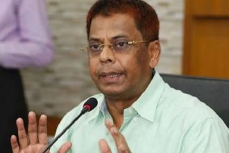 সাবেক আইজিপিসহ ৩ জনকে ট্রাইব্যুনালে হাজির করা হয়েছে