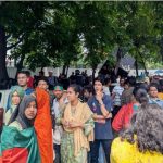 জড়ো হয়েছেন জবির সাবেক ও বর্তমান শিক্ষার্থীরা, জুমার পর গণঅনশন