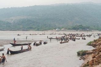 সাদাপাথরে লুটতরাজ বন্ধে ২৪ ঘণ্টার আল্টিমেটাম